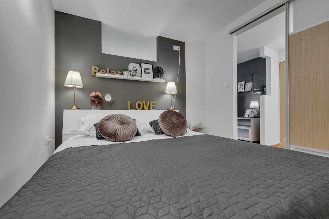 Apartment Mucrum Makarska Exterior foto